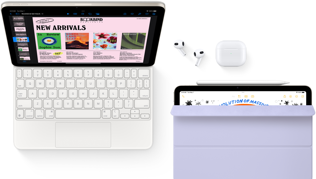 iPad Air met een Magic Keyboard eraan vast en daarnaast AirPods Pro, Apple Pencil Pro en een Smart Folio