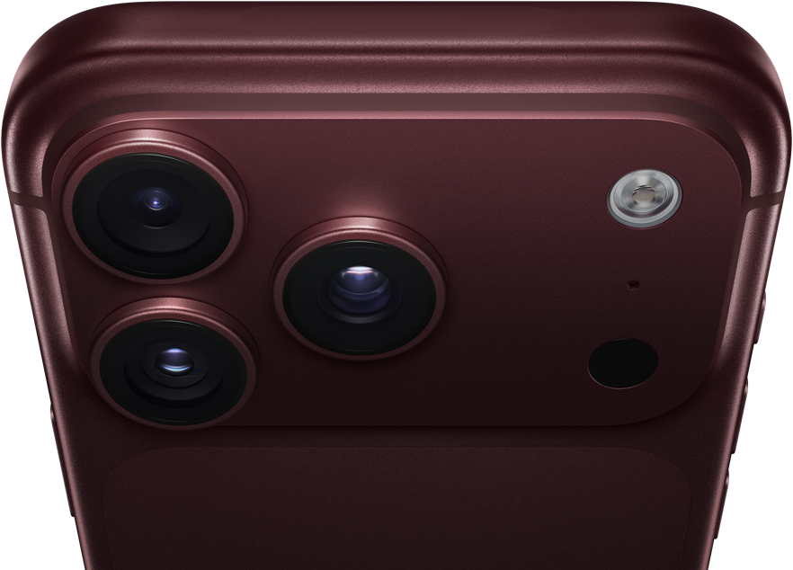 Achterkant van iPhone 18 Pro Max in de kleur Bordeauxrood (donkerrood), Pro Fusion-camerasysteem bovenaan, 3 lenzen, variabel diafragma met deels dichtgeklapte lamellen, flitser, microfoon en LiDAR-scanner, bovenkant, systeemantenne, platte zijkanten, afgeronde hoeken